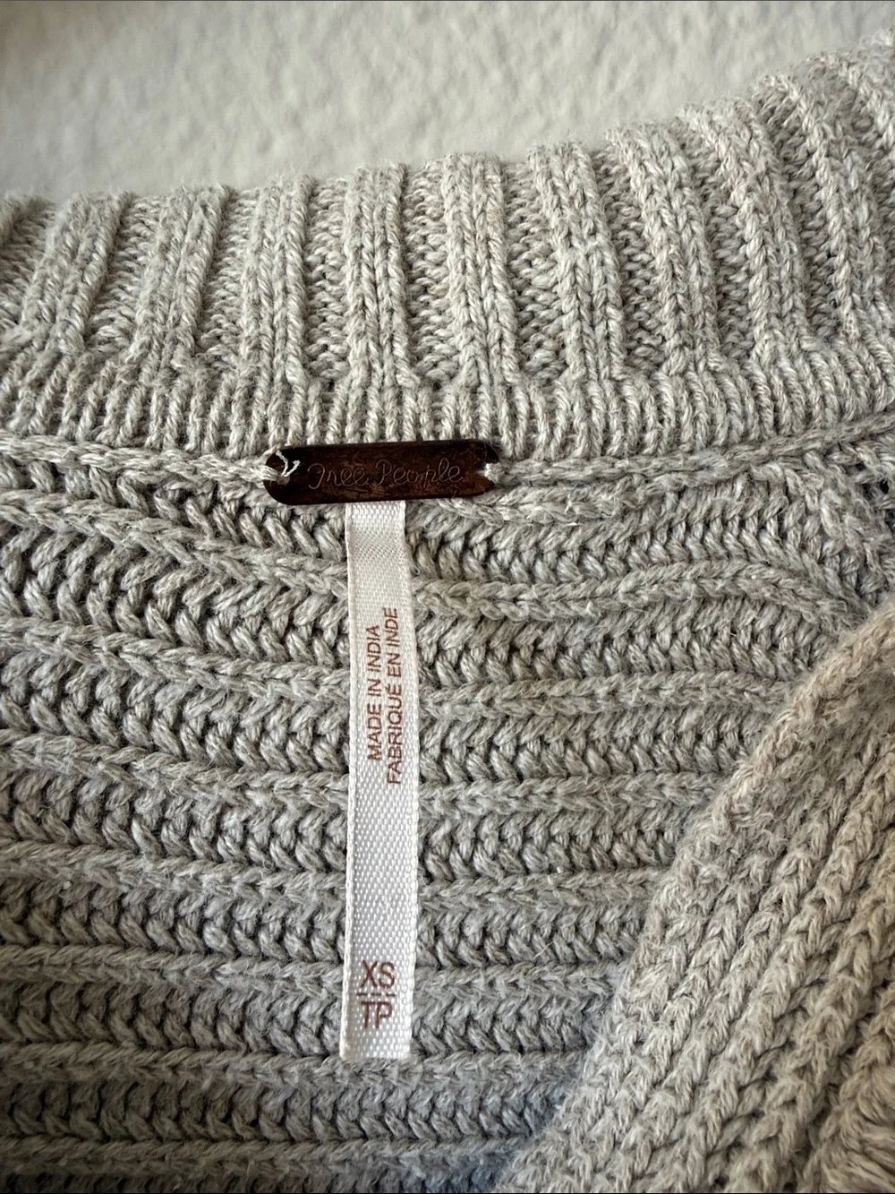 Free People Cropped Ribbed V-Neck Sweater in Light Gray